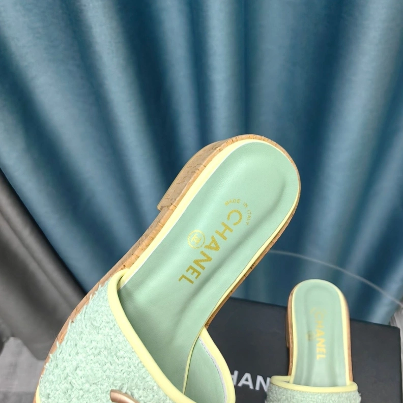 Fashionable Chxnxl Slippers 123354