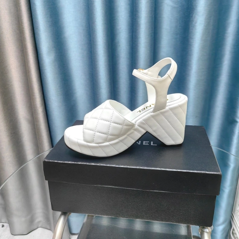 EyeCatching Chxnxl High Heels 123633