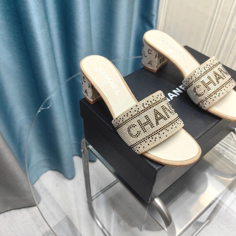 Compact Chxnxl Slippers 123351