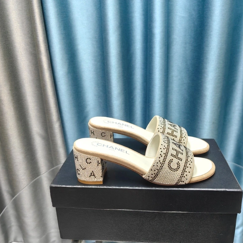 Compact Chxnxl Slippers 123351