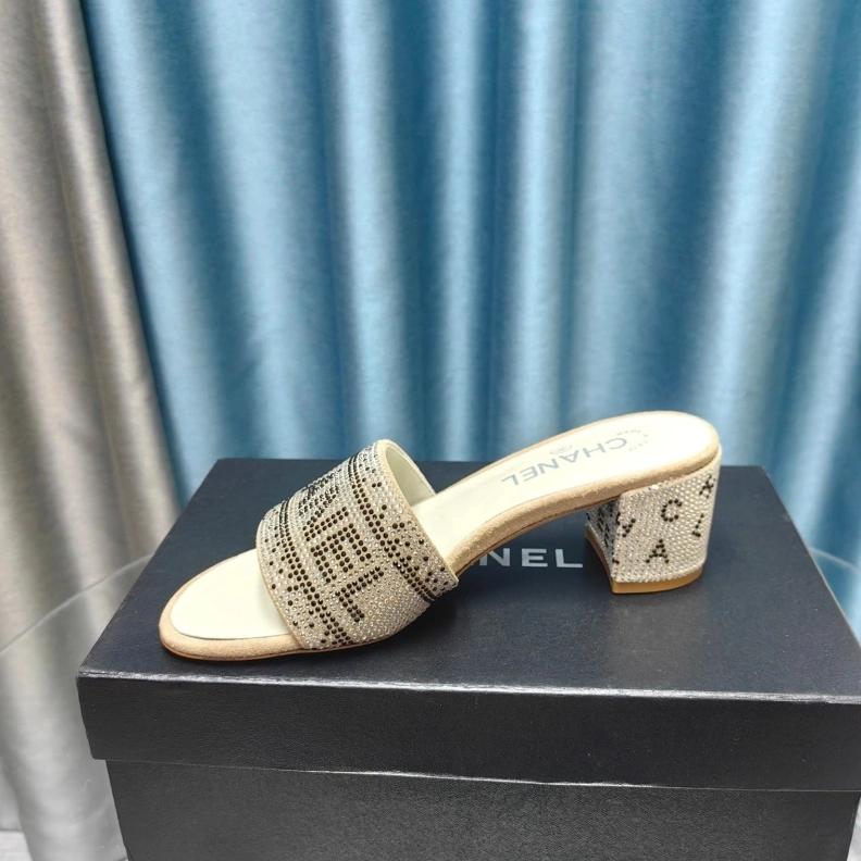 Compact Chxnxl Slippers 123351