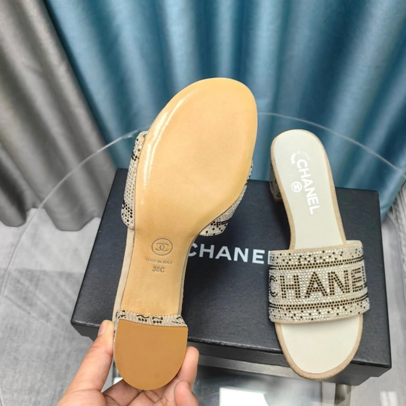 Compact Chxnxl Slippers 123351
