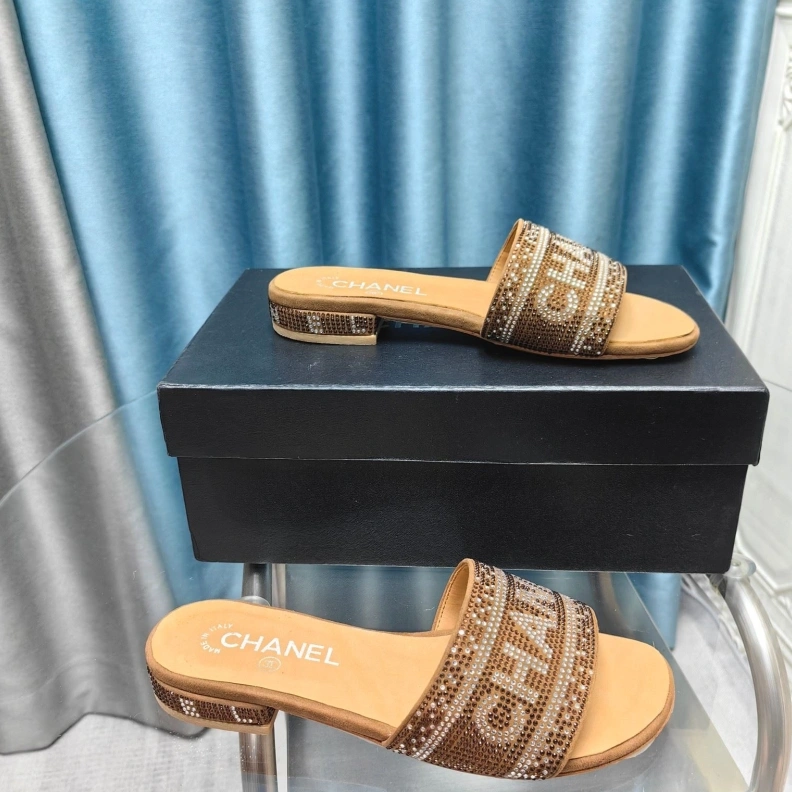 Resilient Chxnxl Slippers 123347