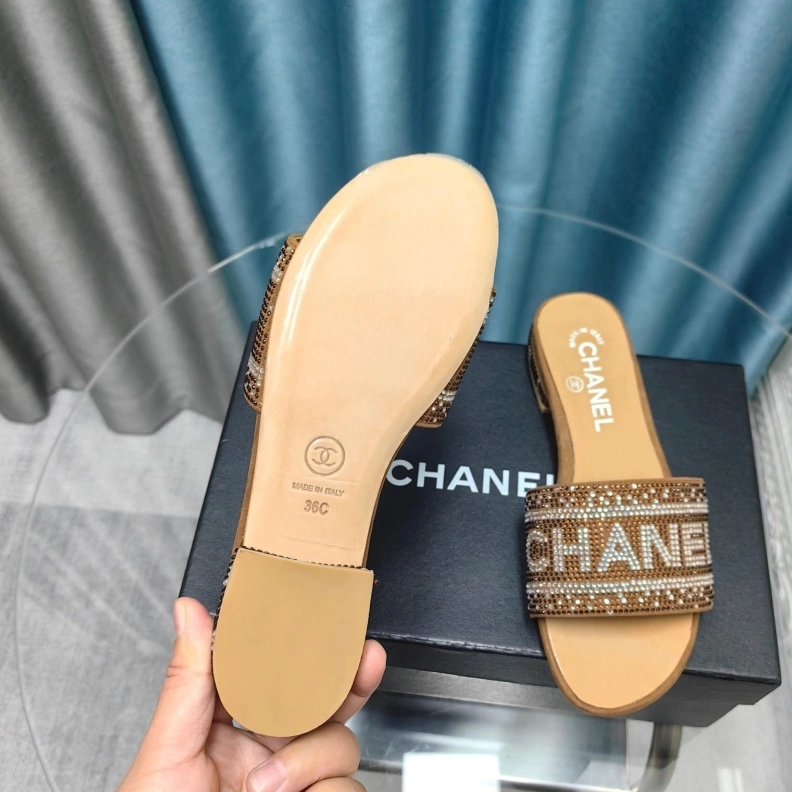 Resilient Chxnxl Slippers 123347