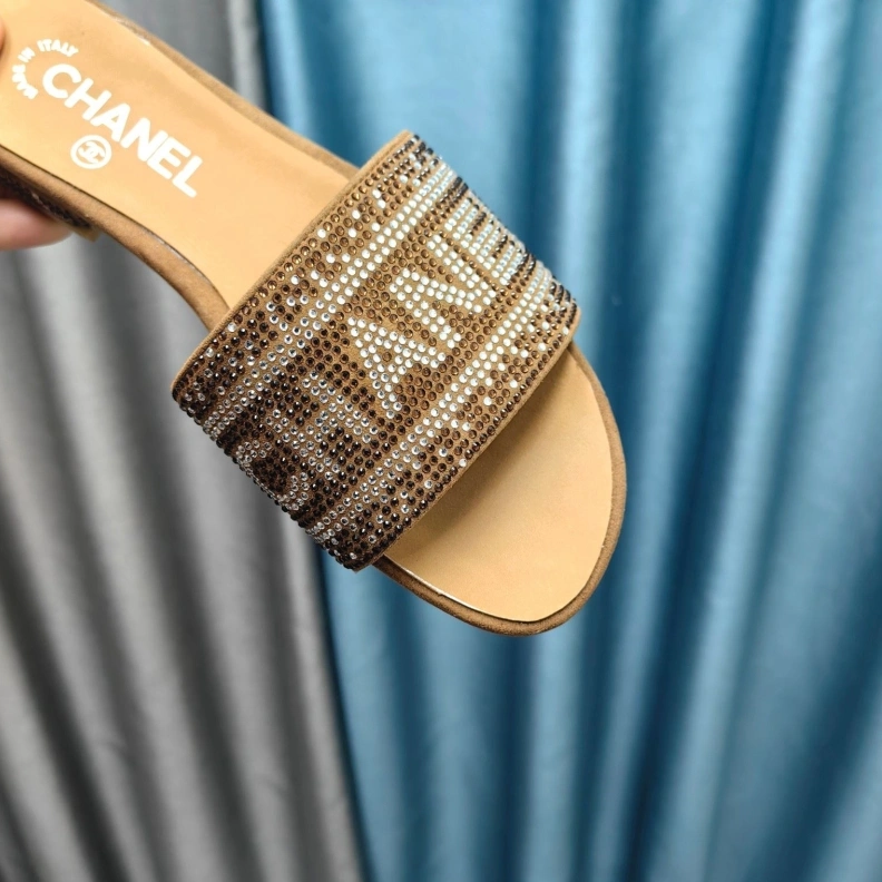 Resilient Chxnxl Slippers 123347