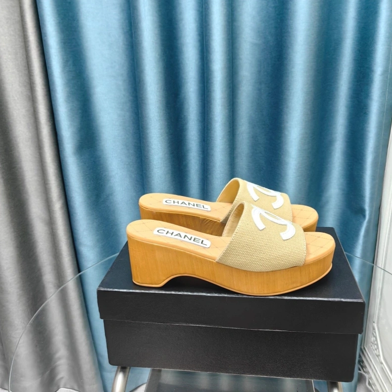 Refined Chxnxl Slippers 123338