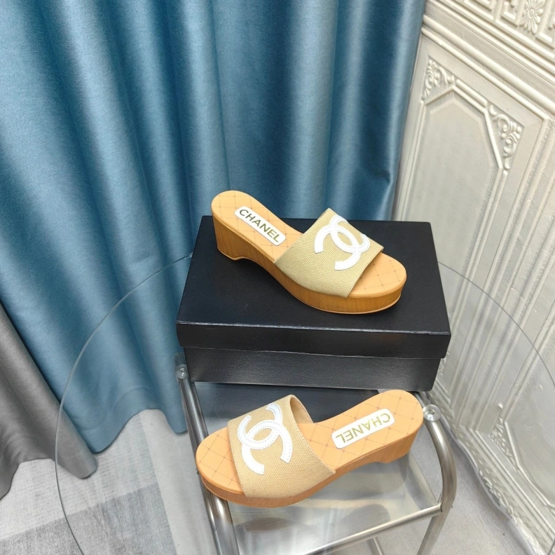 Refined Chxnxl Slippers 123338