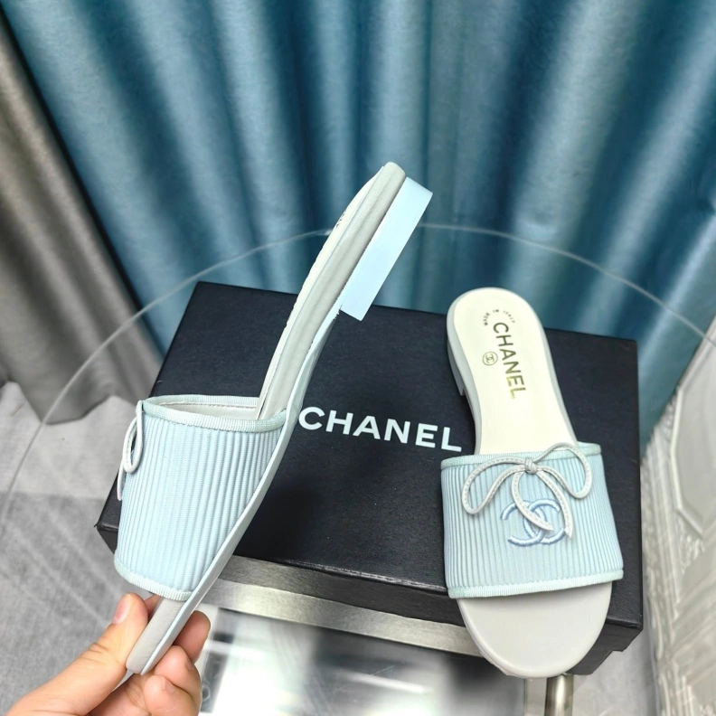 Bright Chxnxl Slippers 123333
