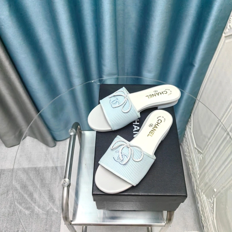 Bright Chxnxl Slippers 123333