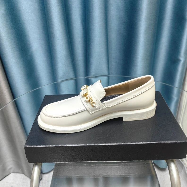 Resilient Chxnxl Leather Shoes 123527
