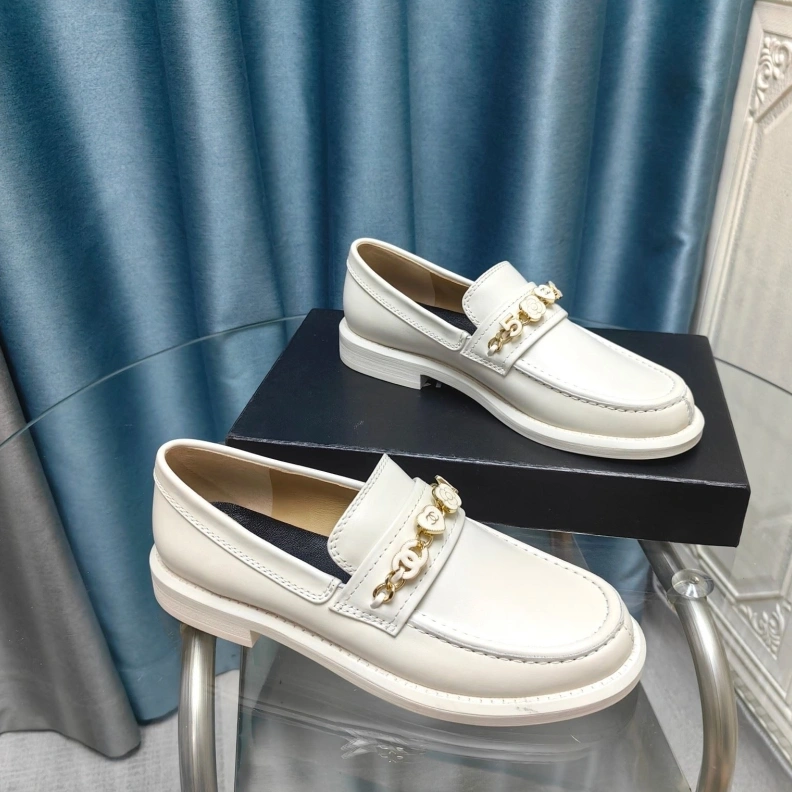 Resilient Chxnxl Leather Shoes 123527
