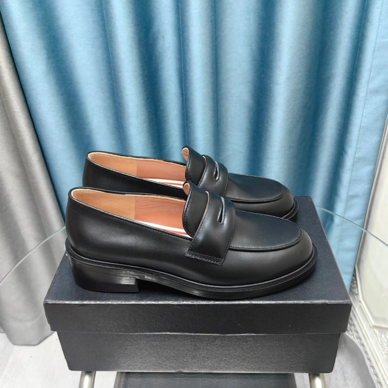 Resilient Chxnxl Leather Shoes 123539