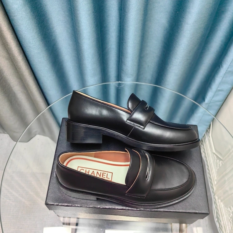 Resilient Chxnxl Leather Shoes 123539