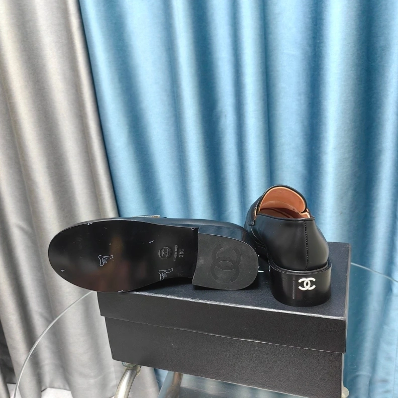 Resilient Chxnxl Leather Shoes 123539