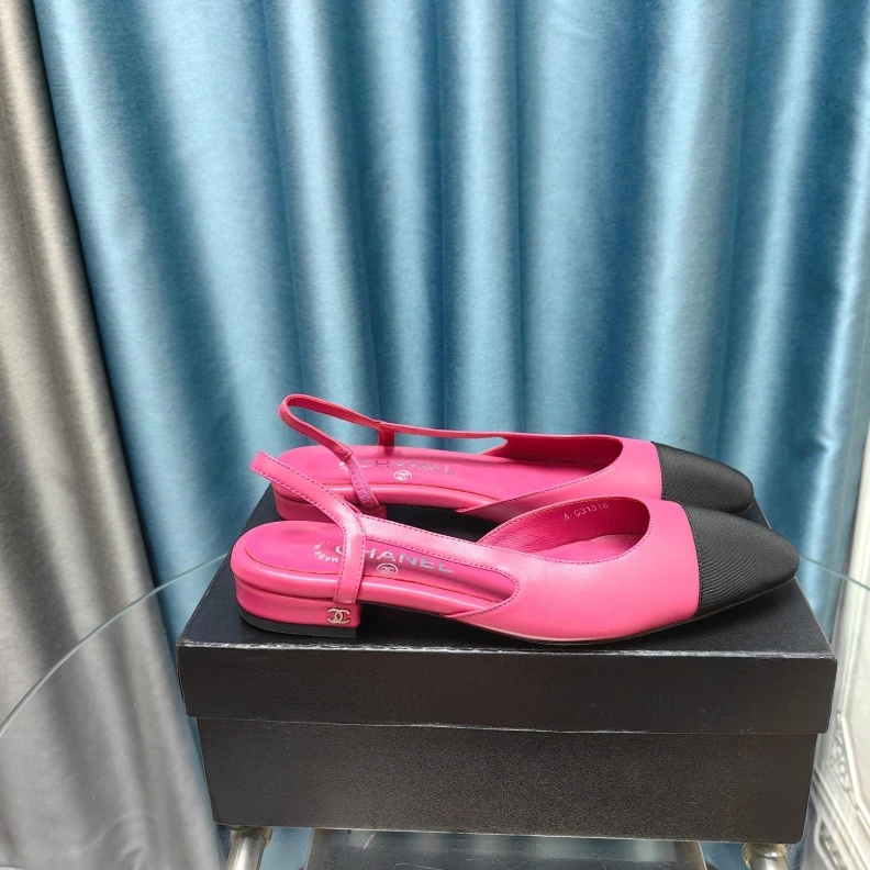 Resilient Chxnxl Sandals 123436