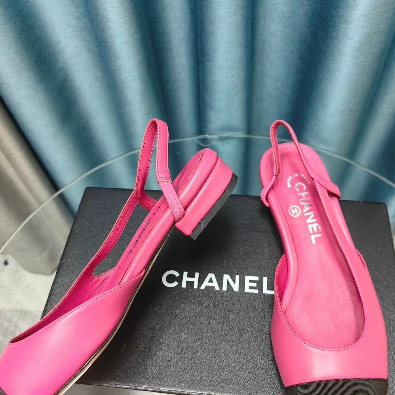Resilient Chxnxl Sandals 123436