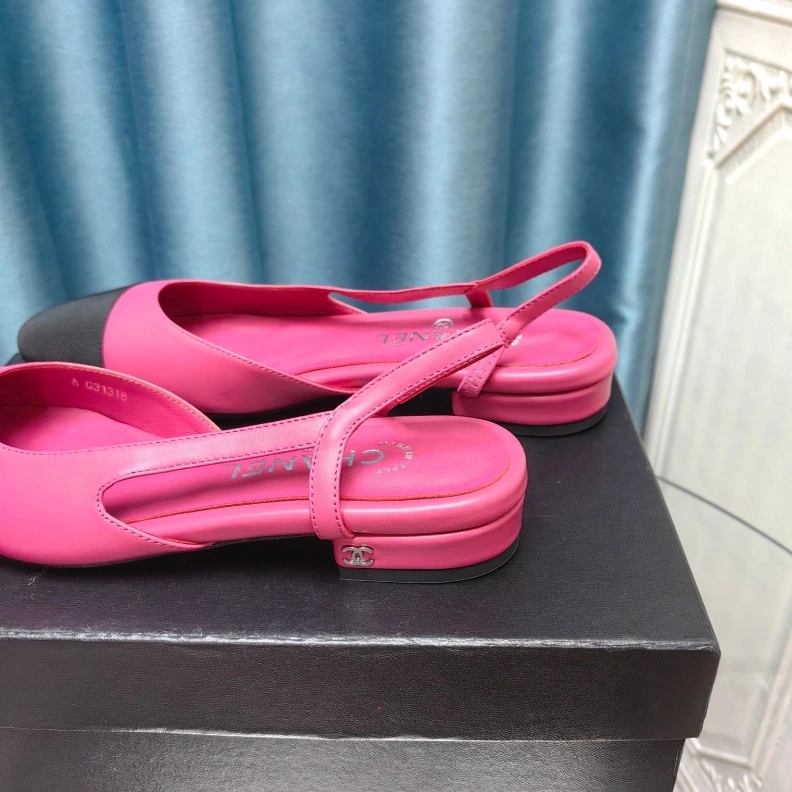 Resilient Chxnxl Sandals 123436