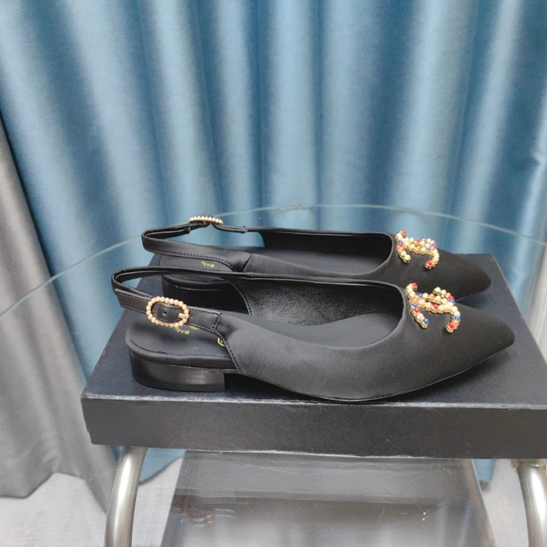 EyeCatching Chxnxl Sandals 123429