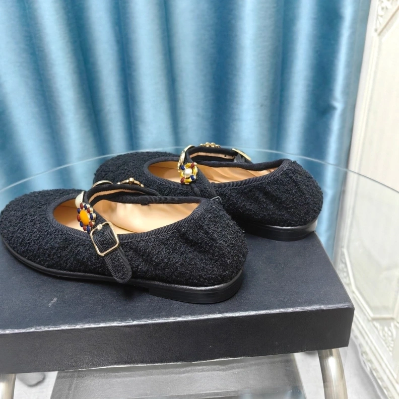 Vibrant Chxnxl Flat Shoes 123663