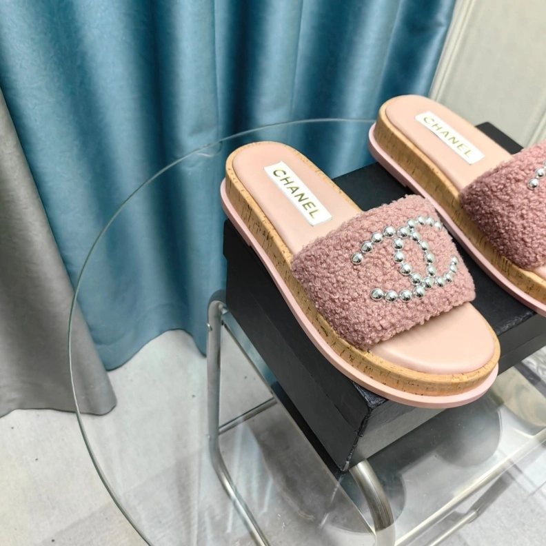 HighQuality Chxnxl Slippers 123319