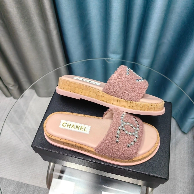 HighQuality Chxnxl Slippers 123319