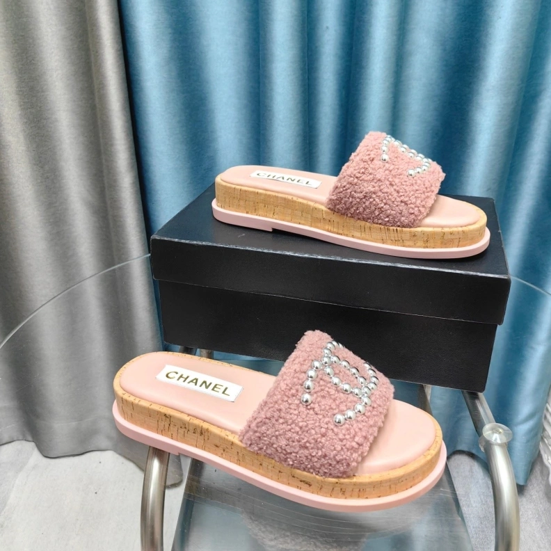 HighQuality Chxnxl Slippers 123319