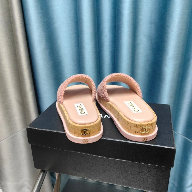 HighQuality Chxnxl Slippers 123319