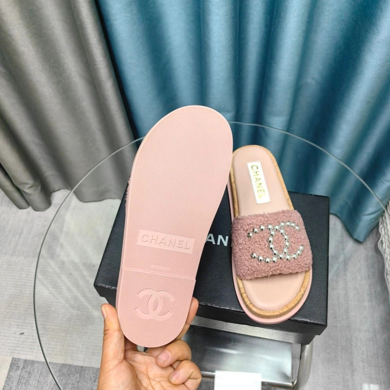 HighQuality Chxnxl Slippers 123319