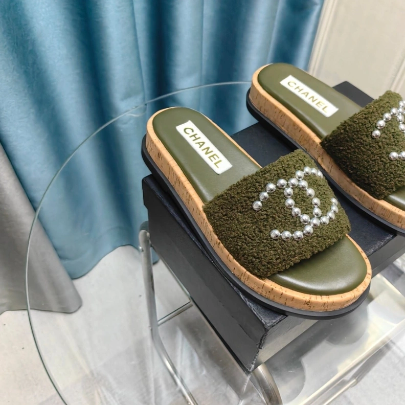 EyeCatching Chxnxl Slippers 123314