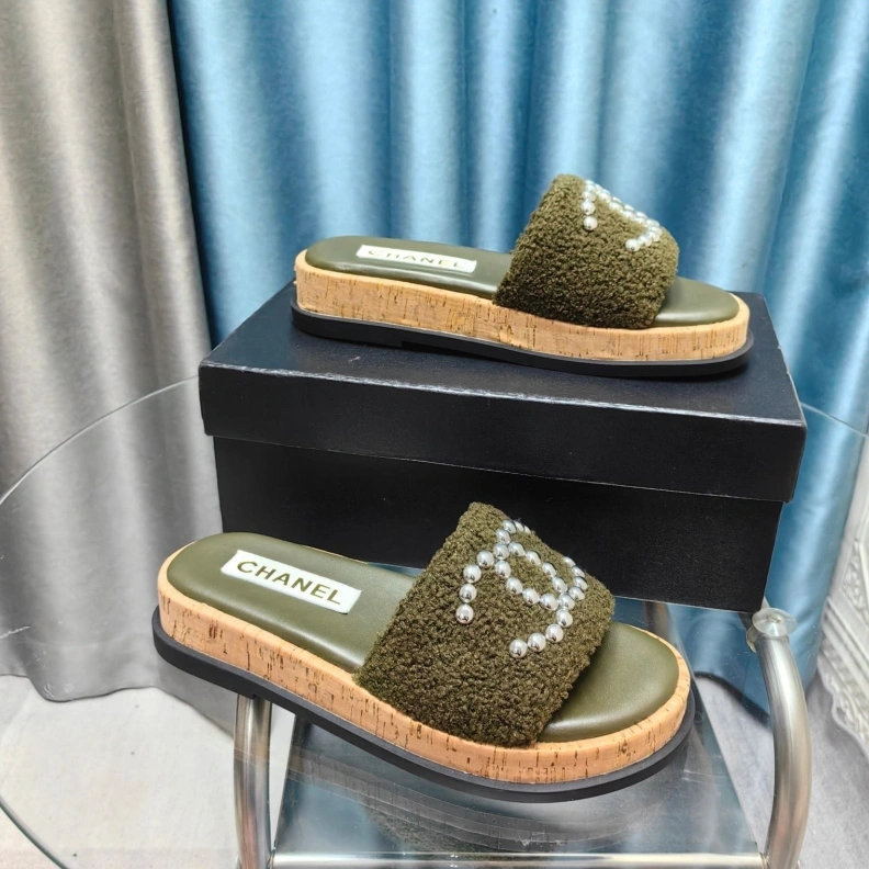 EyeCatching Chxnxl Slippers 123314
