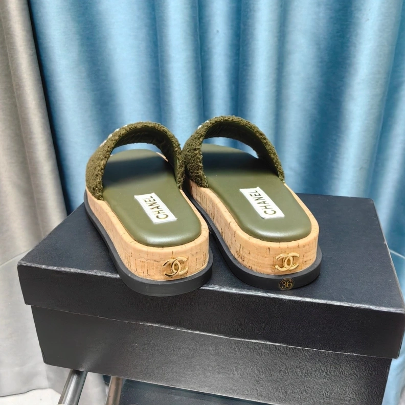 EyeCatching Chxnxl Slippers 123314