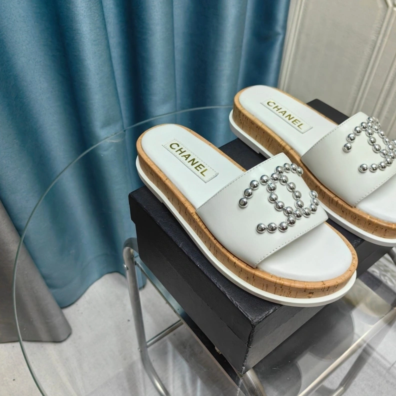 Lightweight Chxnxl Slippers 123312