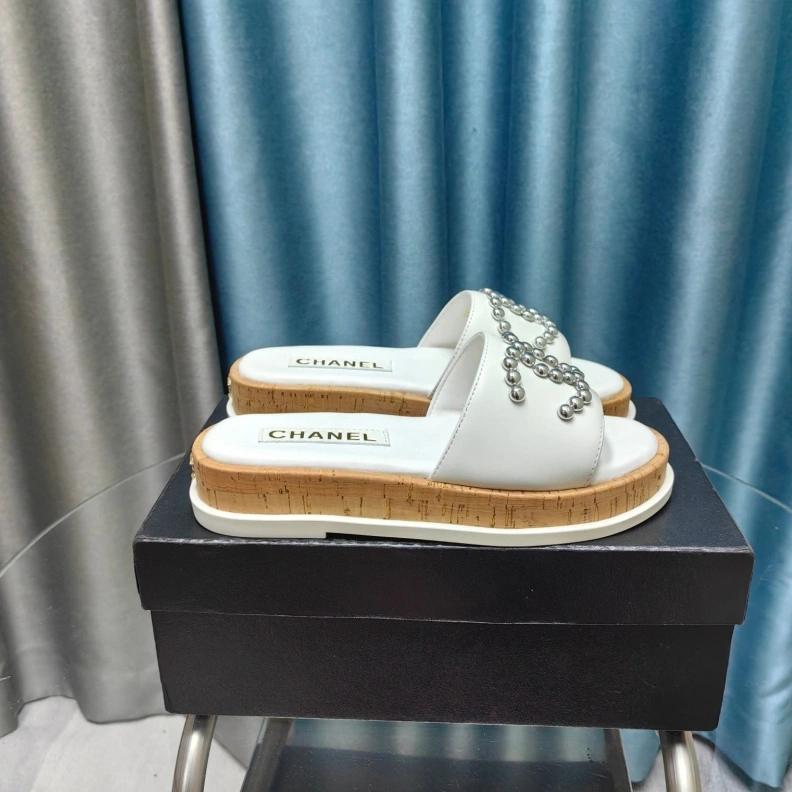 Lightweight Chxnxl Slippers 123312