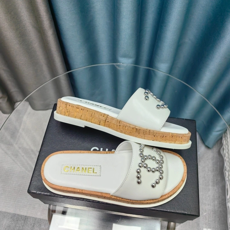 Lightweight Chxnxl Slippers 123312