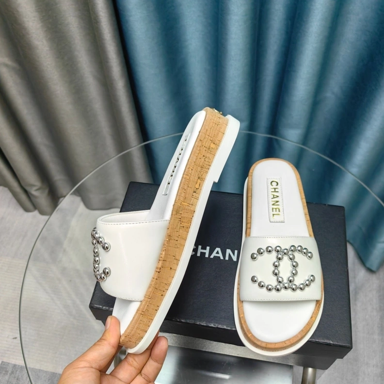 Lightweight Chxnxl Slippers 123312