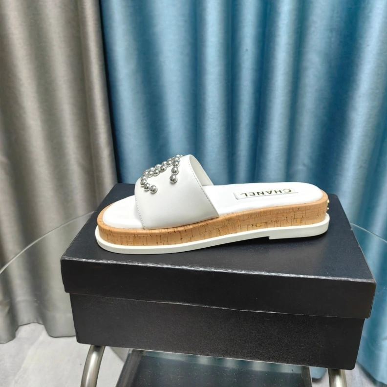 Lightweight Chxnxl Slippers 123312