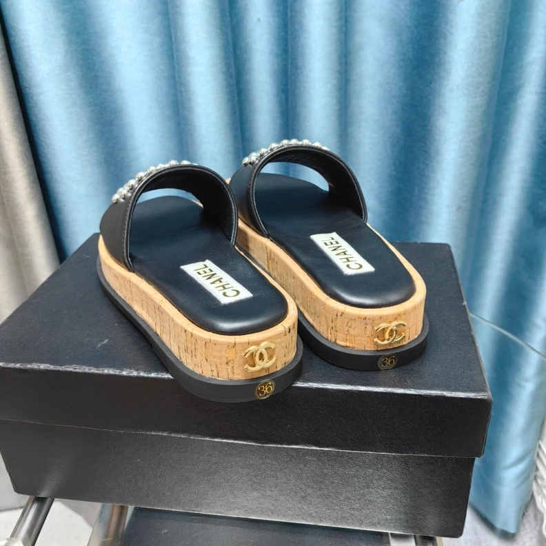 Flexible Chxnxl Slippers 123311