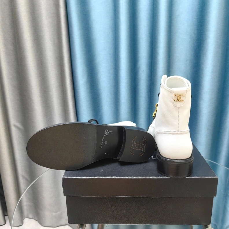 Versatile Chxnxl Boots 123879