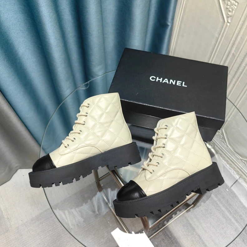 Vibrant Chxnxl Boots 123877