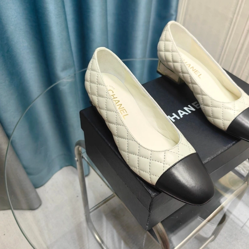 Vibrant Chxnxl Flat Shoes 123659