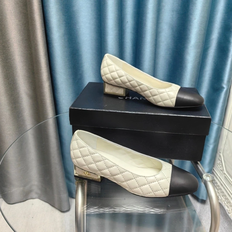 Vibrant Chxnxl Flat Shoes 123659