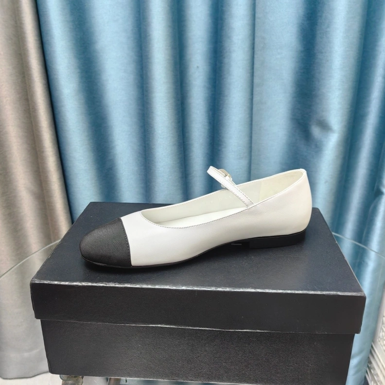Classic Chxnxl Flat Shoes 123654