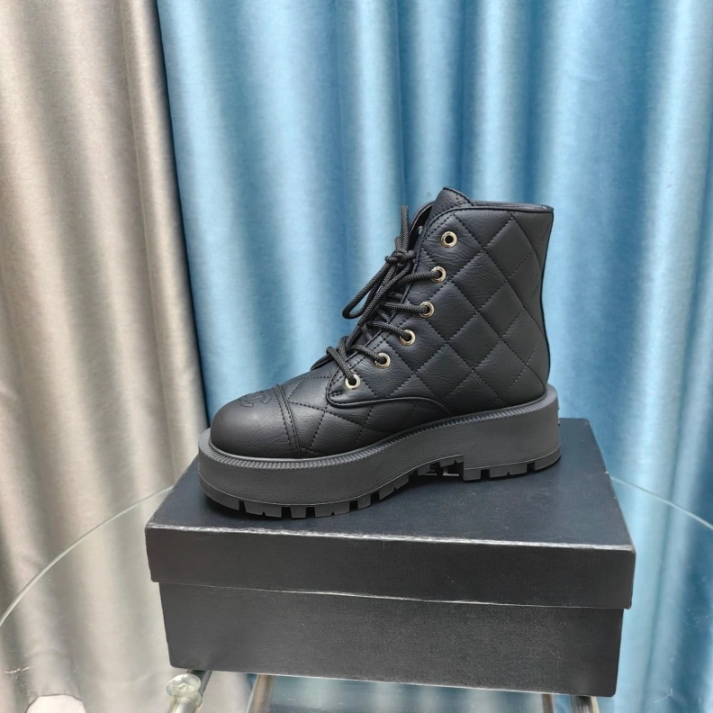 Elegant Chxnxl Boots 123860