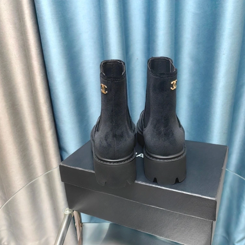 Resilient Chxnxl Boots 123853