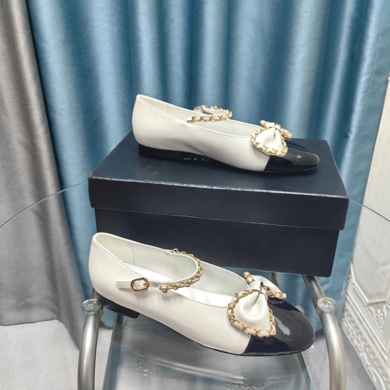 Bold Chxnxl Flat Shoes 123648