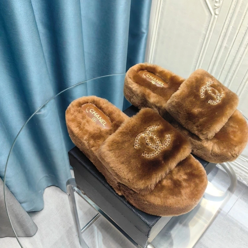 Efficient Chxnxl Slippers 123297