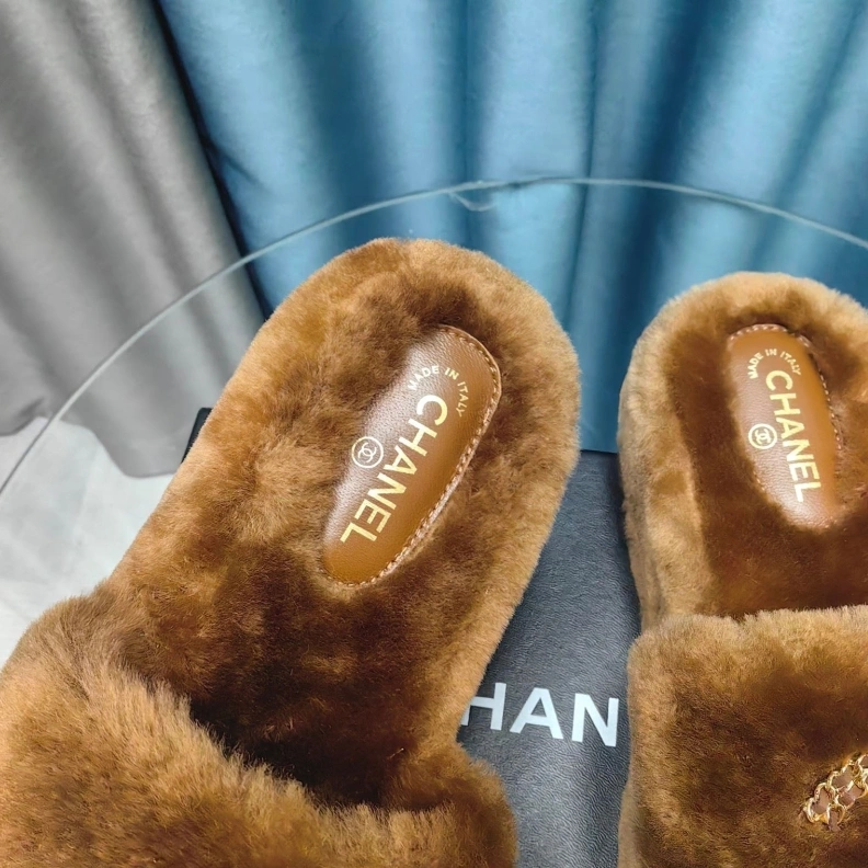 Efficient Chxnxl Slippers 123297