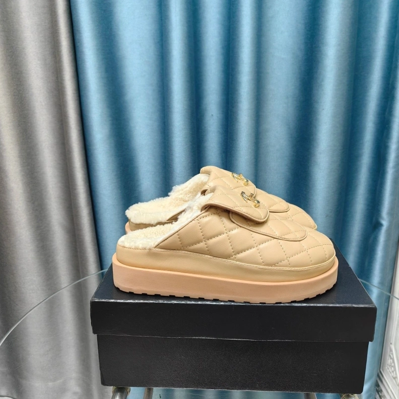 Affordable Chxnxl Slippers 123294