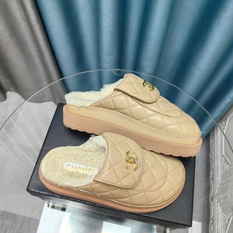 Affordable Chxnxl Slippers 123294
