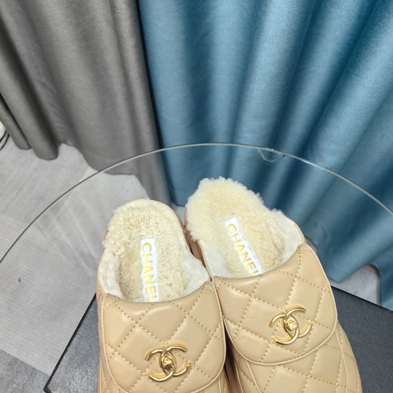 Affordable Chxnxl Slippers 123294